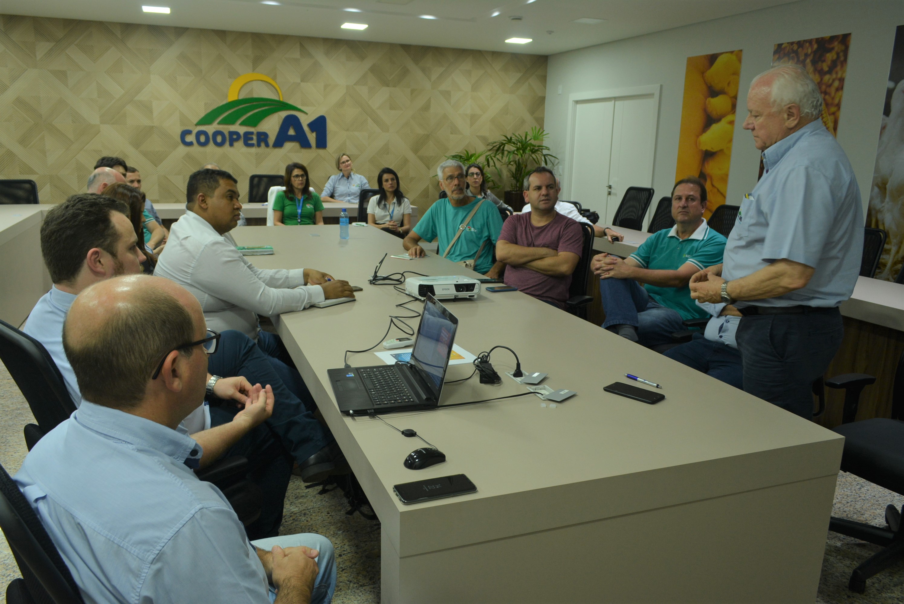 TROCA DE CONHECIMENTO: Cooper A1 recebe grupo de Minas Gerais para visita técnica