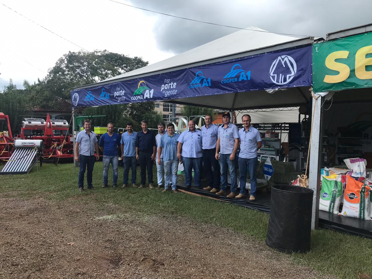COOPER A1 ESPERA OS CLIENTES, COOPERADOS E AMIGOS NA 8° EXTENOLEITE
