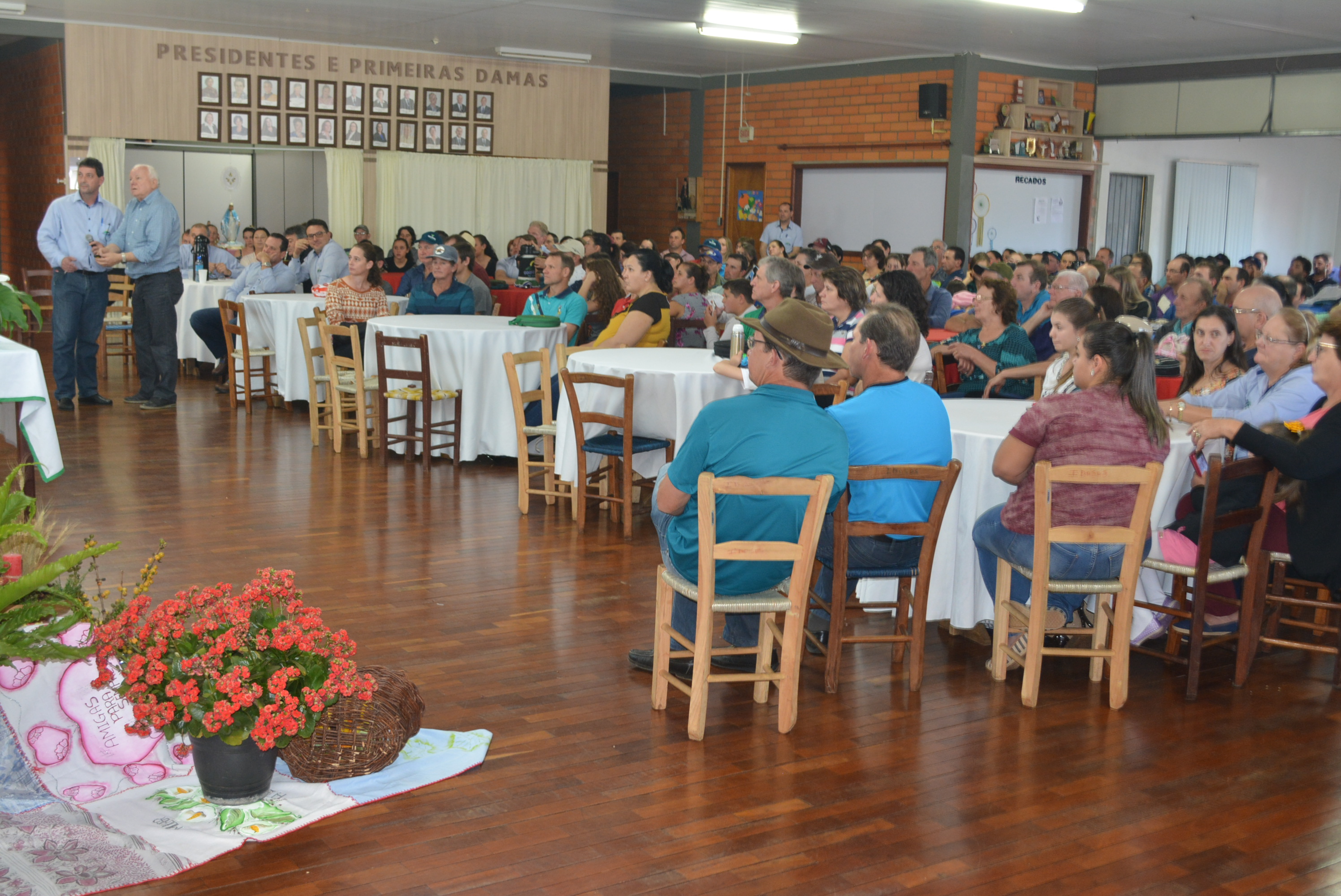 REUNIÕES DE AVALIAÇÃO: unidades de Caibi e Mondaí reuniram mais de 550 cooperados
