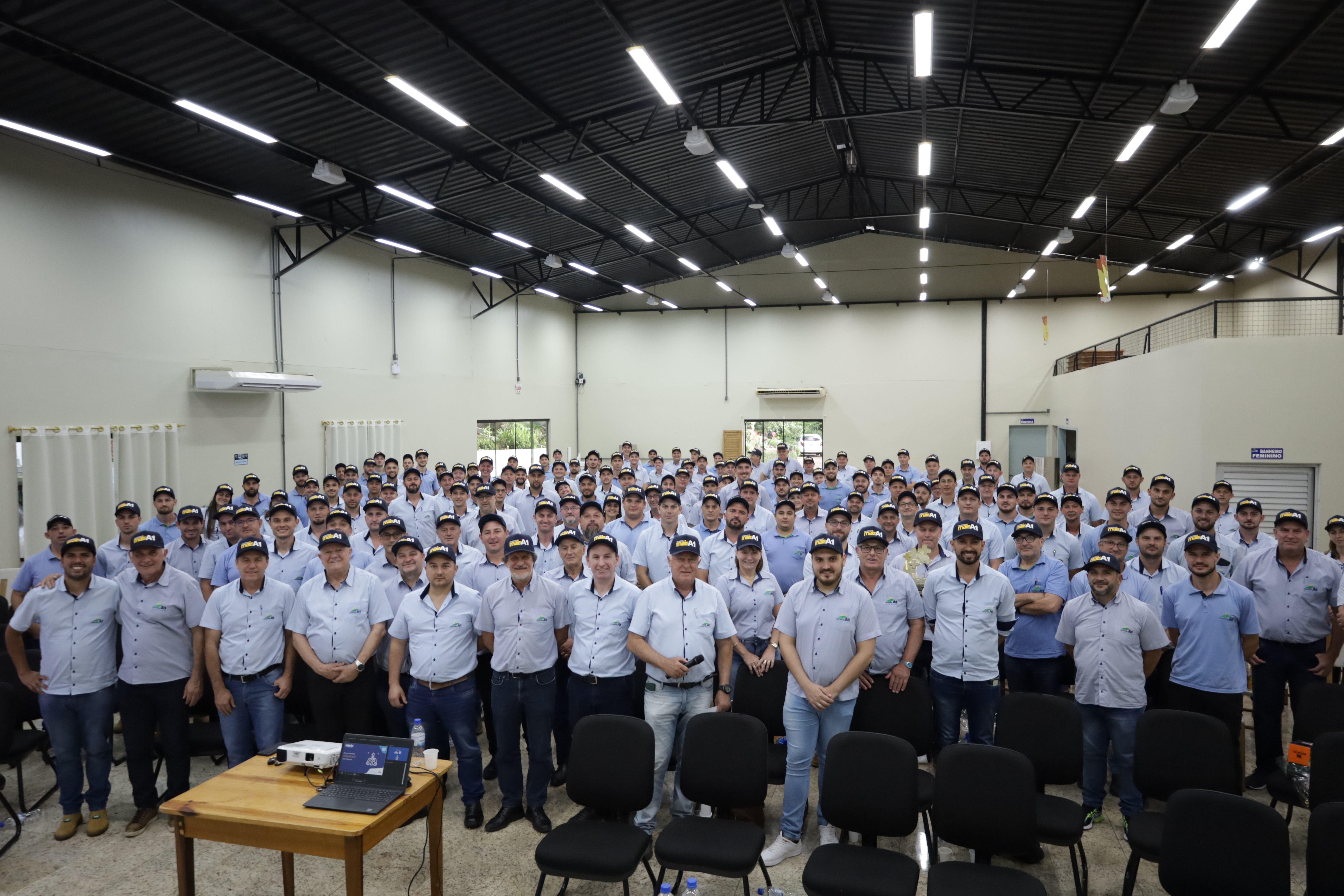 HOMENAGEM: Unidades e colaboradores destaques no Programa Mais A1 