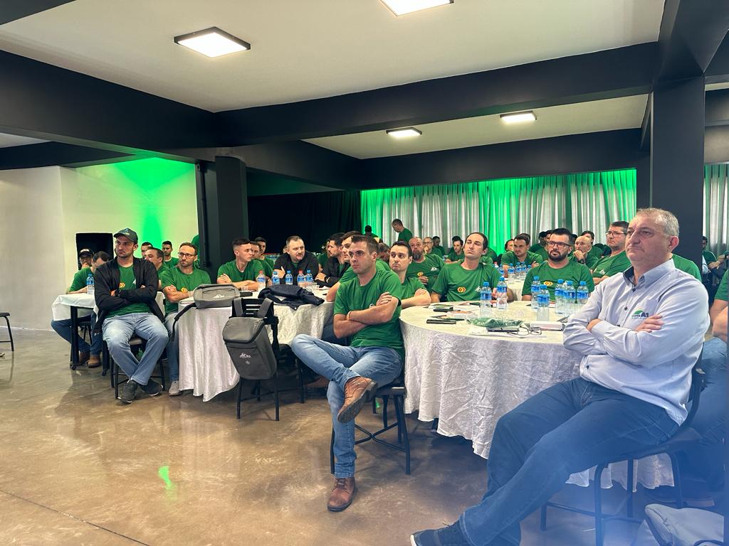 CAPACITAÇÃO: Dia de treinamento aos colaboradores 